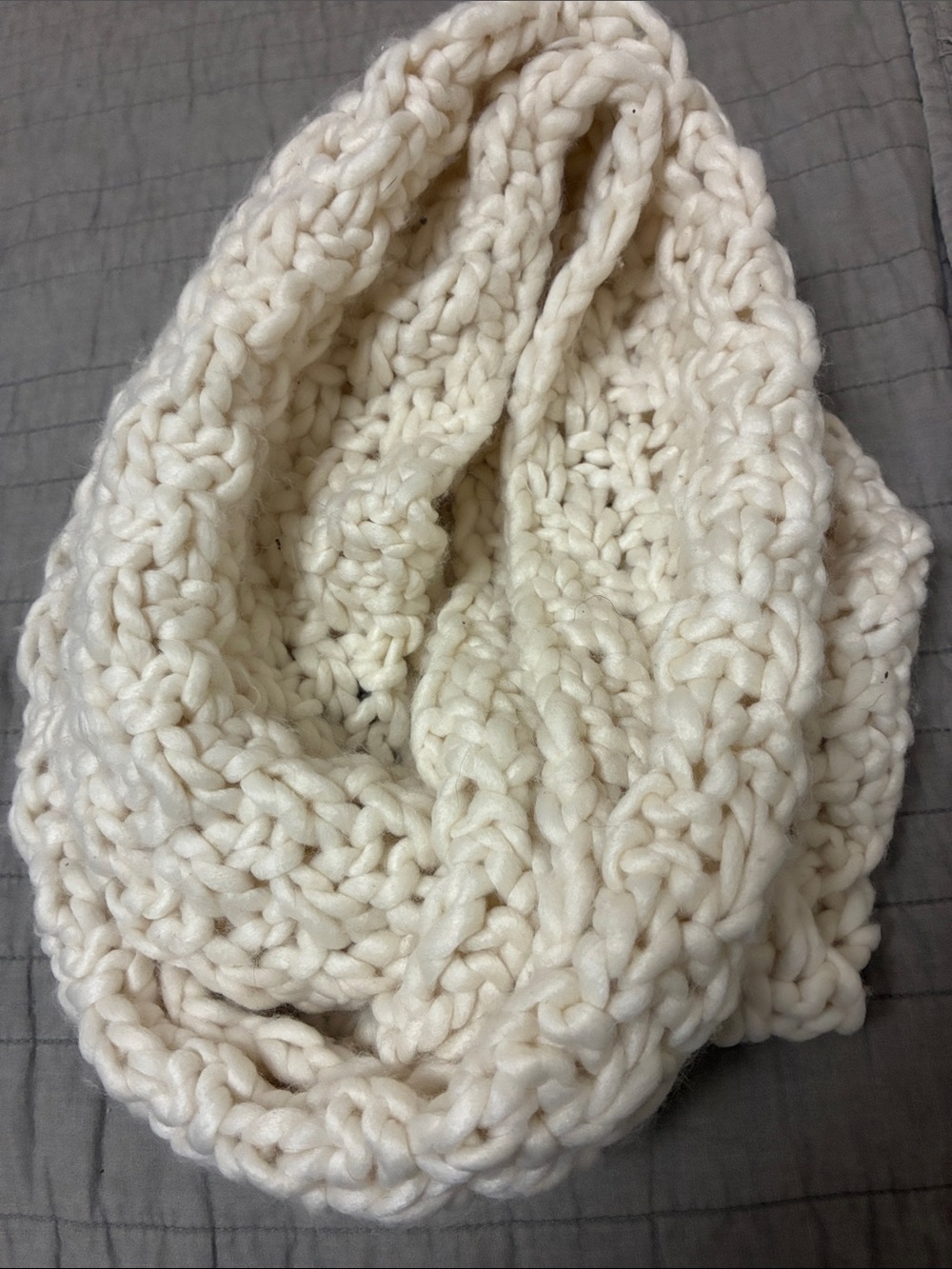 Old Navy Cream Chunky Knit Infinity Scarf